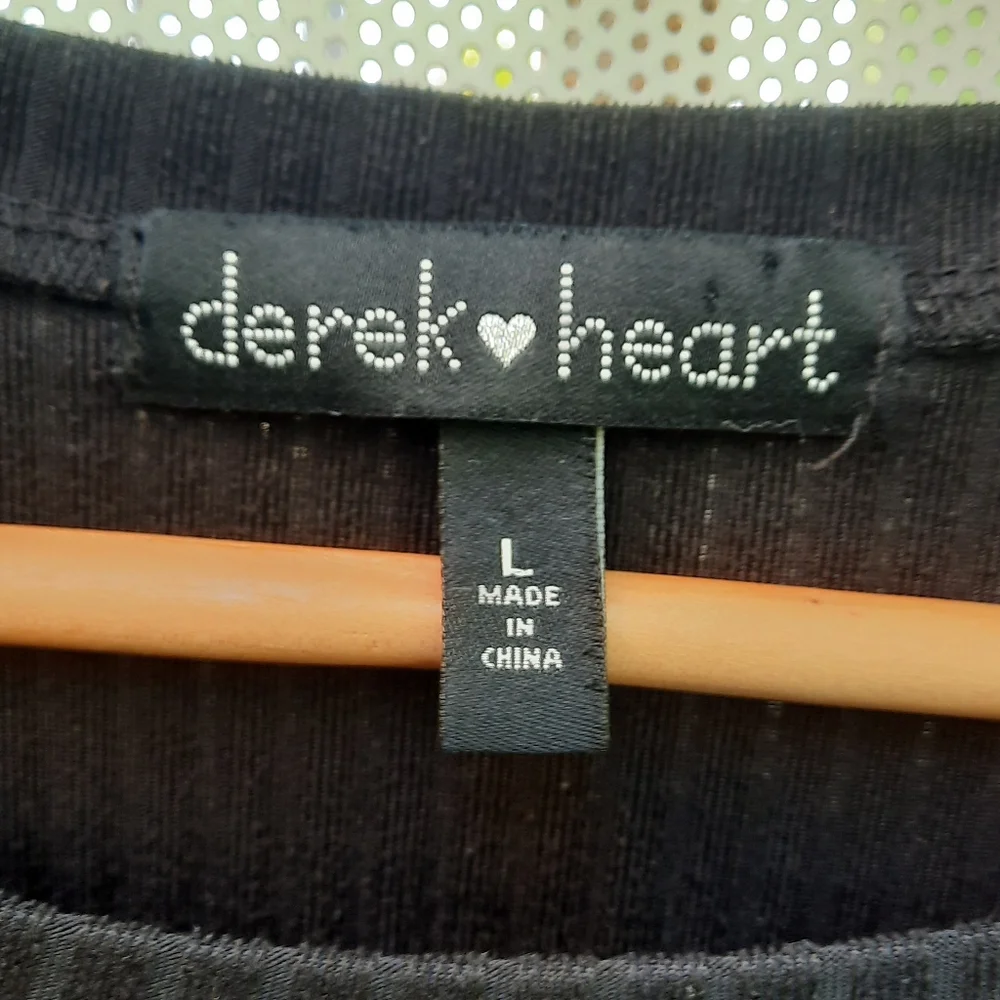 Derek Heart Short Sleeve Ribbed Cut Out Chest Crop Top Size Large Black - Picture 4 of 5